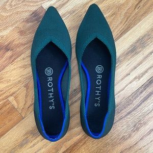 Rothy’s point in emerald green size 6